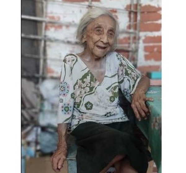 Piden ayuda para abuelita que vive sola en Asunción