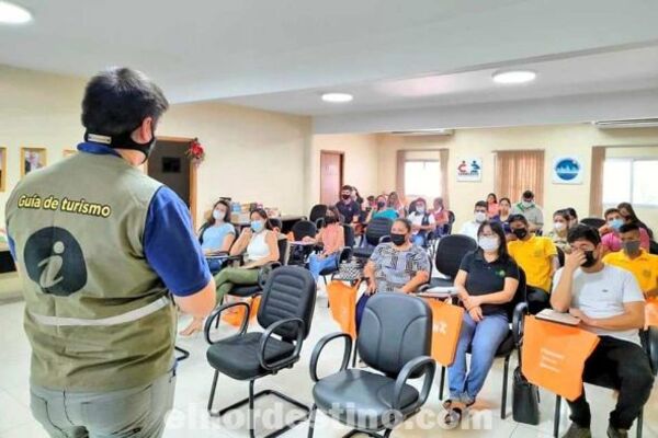 Capacitan a jóvenes en turismo de observación de aves con el propósito de potenciar el desarrollo Ecoturístico en Concepción