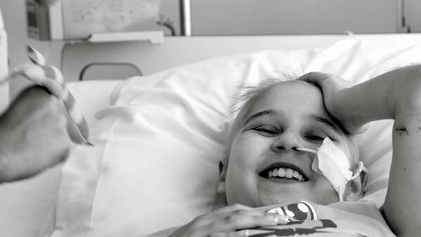 Programa internacional ayuda a niños con cáncer
