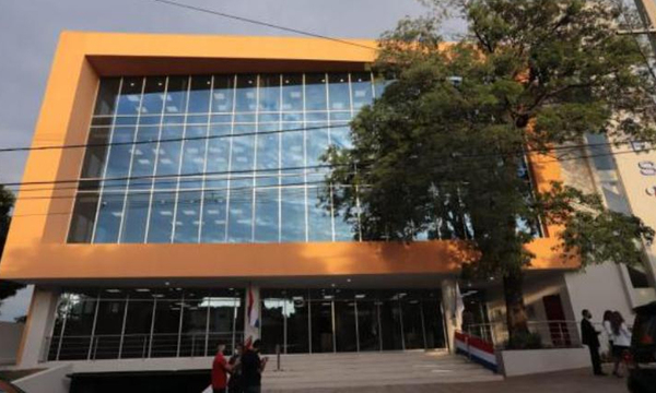 Aneaes plantea análisis sobre si exigir más requisitos a egresados de carreras de la Salud - OviedoPress
