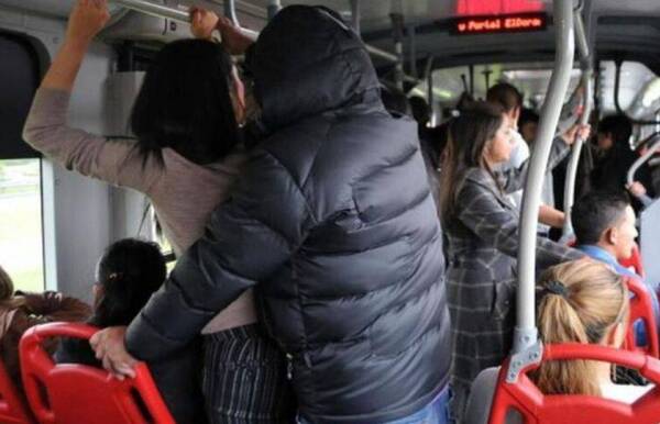 Crónica / “Fuí víctima de un enfermo que se masturbó en pleno colectivo”, denunció una joven