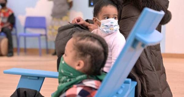 La Nación / Expertos divididos sobre efecto del tapabocas en el desarrollo de los niños