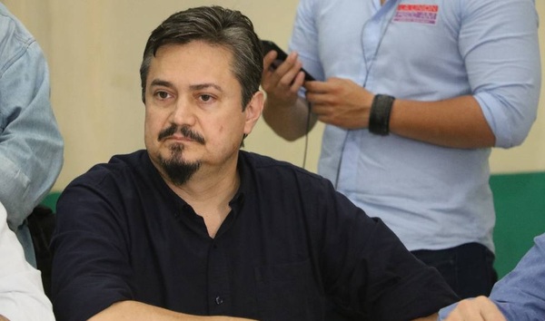 Juicio político a Sandra Quiñónez solo depende de interna colorada, afirma titular de PEN