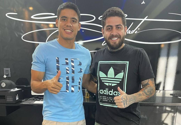 Crónica / ¡Mirá lo que el pelotero se hizo tatuar en el pecho!