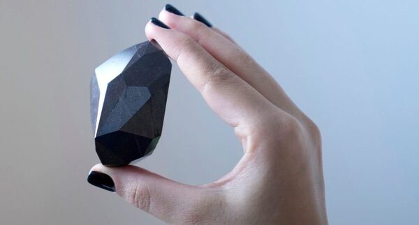 El misterioso diamante negro más grande del mundo encuentra dueño