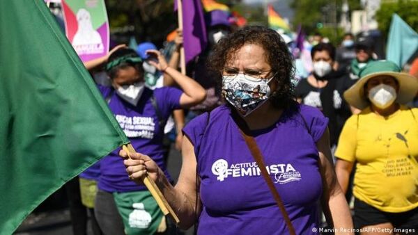 A la cárcel por perder un bebé: El Salvador y la ley sobre el aborto