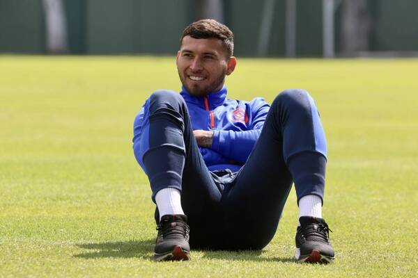Crónica / Juan Escobar, renovado por tres años más en Cruz Azul