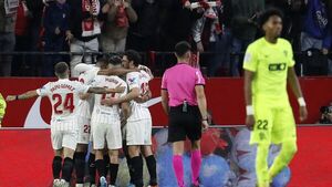 El Sevilla vuelve a ganar y presiona al Real Madrid