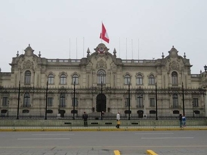 Diario HOY | Allanan en Perú oficinas del Palacio de Gobierno por investigación de corrupción