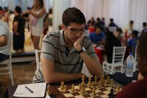 Ajedrecistas siguen con sus aprestos antes de ir al Mundial - Polideportivo - ABC Color