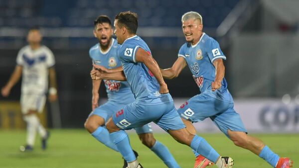 Resistencia golea a Ameliano y lidera el Apertura 2022
