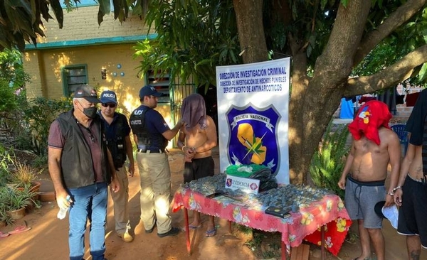 Diario HOY | Detienen a tres personas con cuatro kilos de marihuana lista para su venta