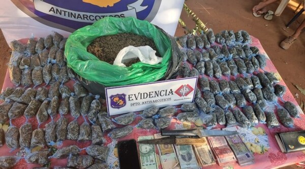 Detienen a tres personas con cuatro kilos de marihuana lista para su venta