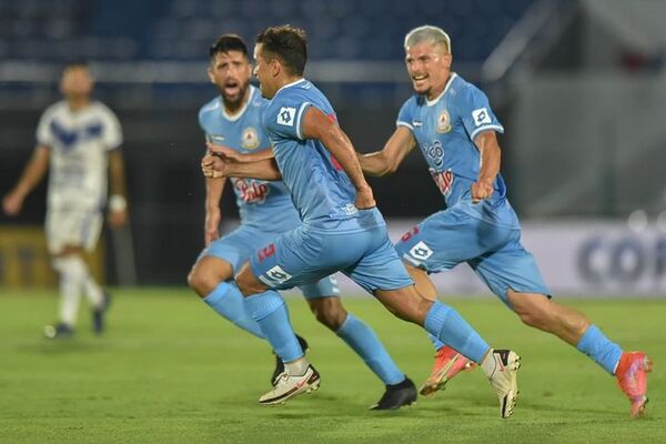 Resistencia golea a Ameliano y lidera el Apertura 2022
