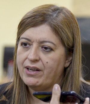 No hay números en Diputados para juicio político a Sandra Quiñónez y denuncia de Giuzzio contra HC quedará en Power Point, según “Bachi” Núñez - No tiene nombre - ABC Color