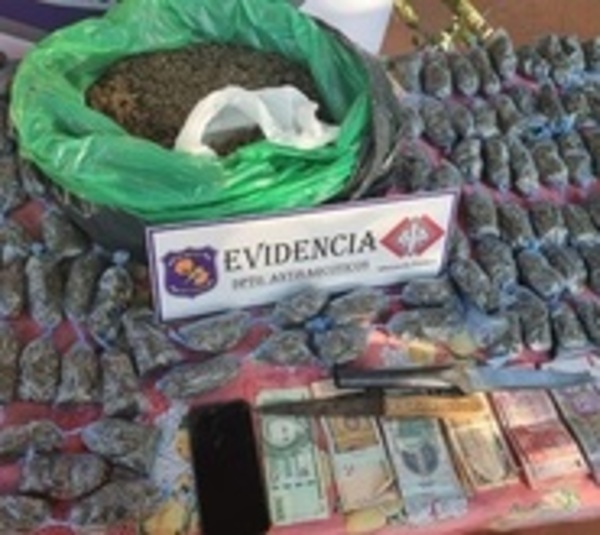 Detienen a tres sujetos con marihuana en Capiatá - Paraguay.com