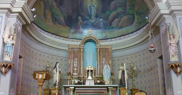 La Nación / Virgen de Lourdes: visitantes la ven pese a que la imagen fue retirada hace más de 10 años
