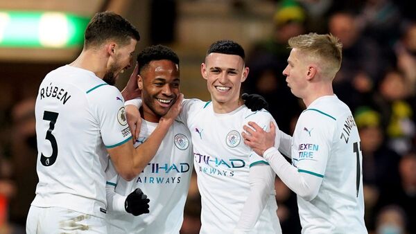 Manchester City aplasta a Norwich y desactiva la presión