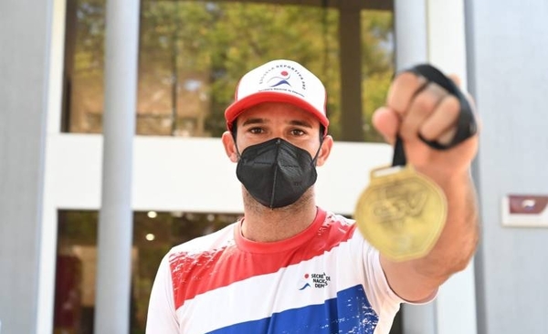 Diario HOY | Medallista dorado imparte clases en Escuelas Deportivas SND