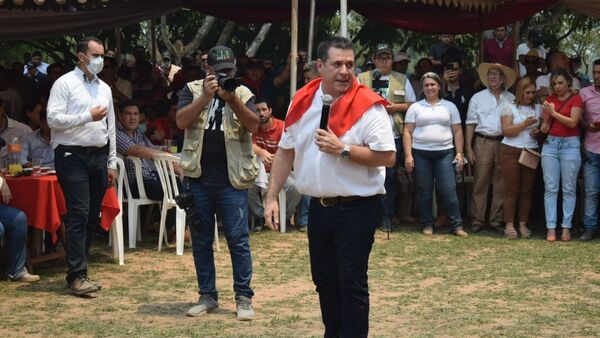 Horacio Cartes tildó a Giuzzio de "ministro kavara"