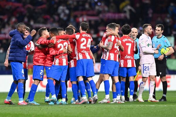 El Atlético sobrevive a la ruleta rusa - Fútbol Internacional - ABC Color