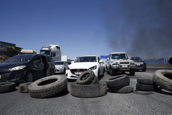 Bolivia informa que se agiliza paso de camiones varados en frontera con Chile - Mundo - ABC Color