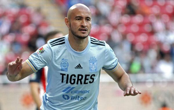 Los Tigres UANL vencen al Guadalajara con un gol de Carlos González - Fútbol Internacional - ABC Color