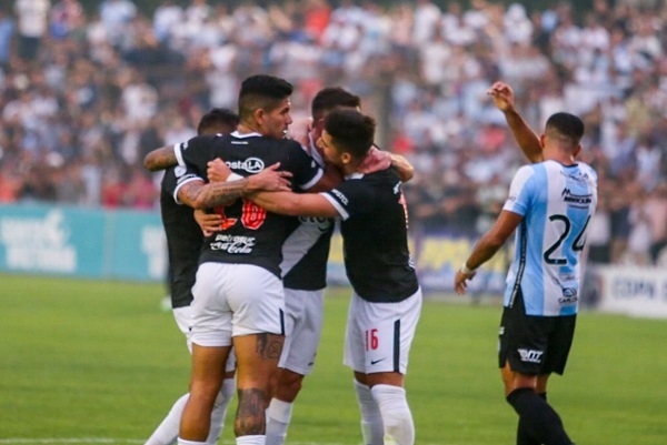 Olimpia supera de visita a Guaireña