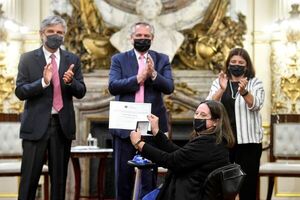 Argentina reconoce a mujeres por su labor científica sobre covid-19 - Ciencia - ABC Color