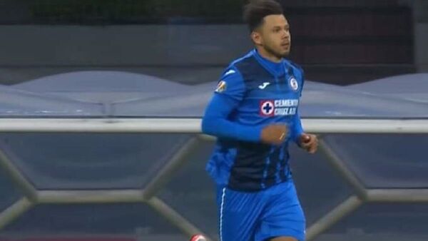 Ángel Romero ya hace de las suyas en Cruz Azul