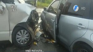 Aparatoso accidente en Carapeguá deja 4 heridos | Noticias Paraguay