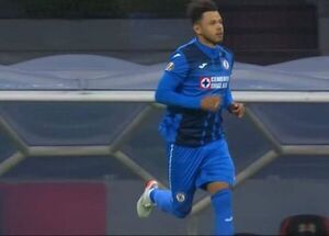 Ángel Romero ya hace de las suyas en Cruz Azul