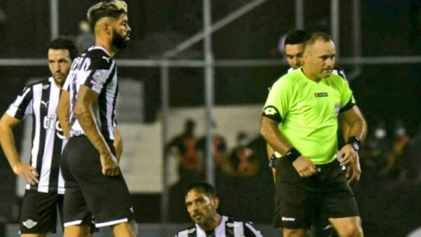 Roque se lesionó y se armó un alboroto en redes sociales