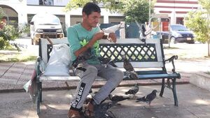 Don Egidio, el gran amigo de las palomas en Villa Hayes