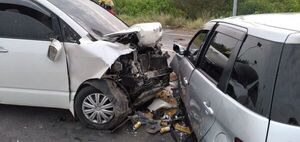 Choque frontal entre dos vehículos deja siete heridos en Carapeguá - Nacionales - ABC Color