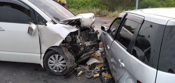 Choque frontal entre dos vehículos deja siete heridos en Carapeguá - Nacionales - ABC Color