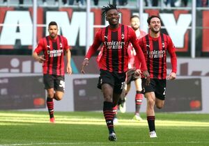 Un solitario gol Leao hace líder al Milan - Fútbol Internacional - ABC Color