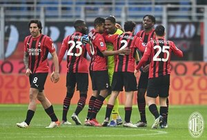Milan derrota a la Sampdoria y vuelve a lo más alto de la Serie A
