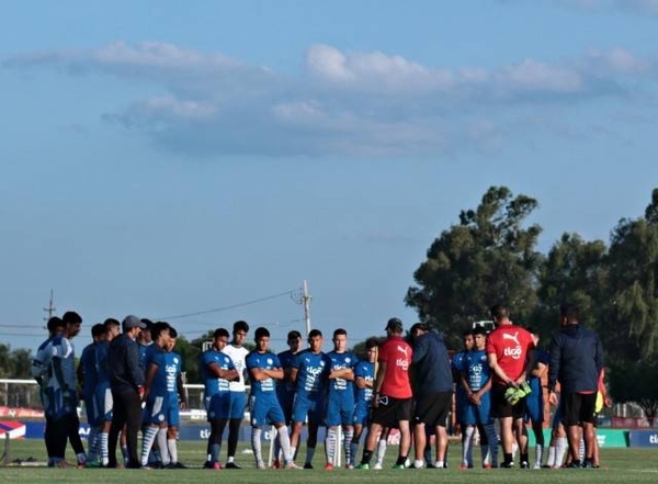 Diario HOY | Convocados para el reinicio de los trabajos de la Albirroja Sub 20