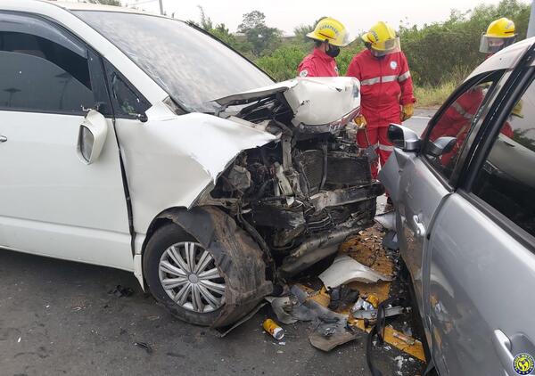 Ocho heridos tras choque frontal en Carapeguá •
