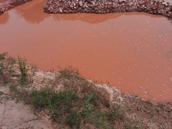¡Terrible! Gemelos murieron ahogados en una cantera