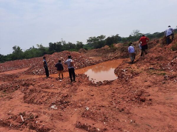 Gemelos mueren ahogados en una cantera en San Pedro