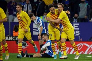 Luuk de Jong rescata al Barcelona en un derbi de alto voltaje - Fútbol Internacional - ABC Color