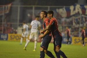 Alfio Oviedo y un agónico triunfo de Cerro en la Visera