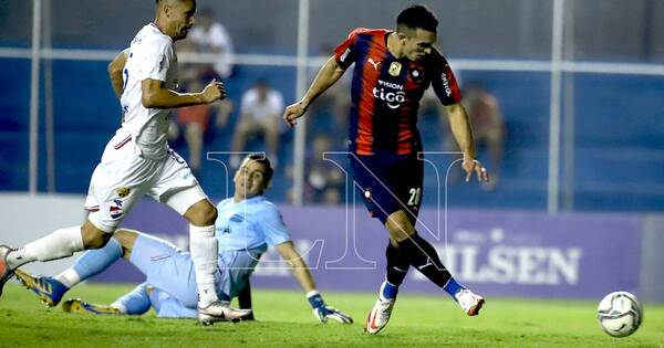 La Nación / Cerro lo dio vuelta con goles de Alfio Oviedo