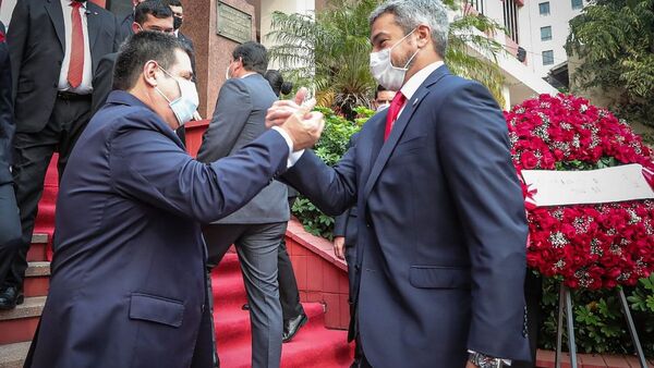 Analistas dicen que los opositores no ofrecen pelea a los colorados
