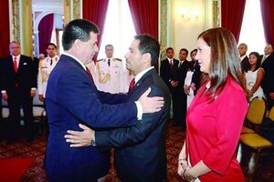Políticos administran cupos más que interesantes en la diplomacia