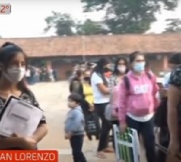 Vigilia para inscripciones en escuela Anahí de San Lorenzo - Paraguay.com