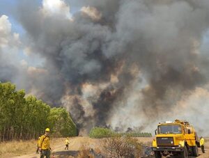 Incendios de gran magnitud azotan distintas zonas de Ayolas · Radio Monumental 1080 AM