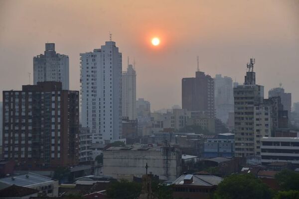 Una amplia zona de Paraguay afectada por un denso humo causado por incendios - Nacionales - ABC Color
